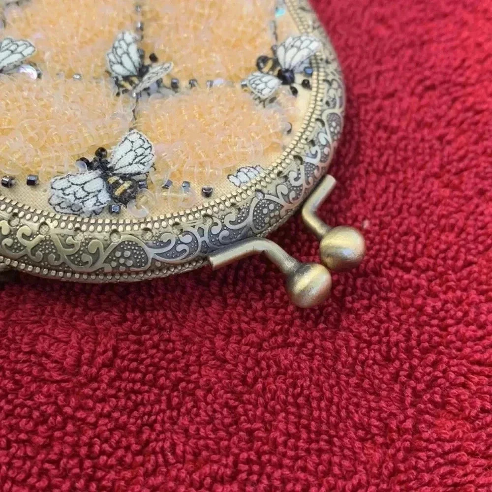 Noelle Piegsa- handcrafted Busy as a Bee-eyeglass case